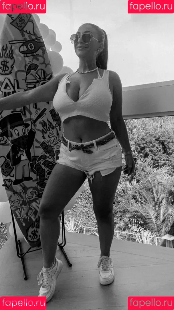 Nikki Kay Onlyfans Photo Gallery 