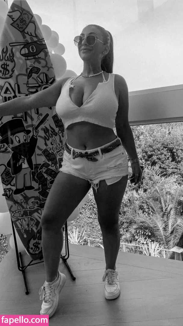 Nikki Kay Onlyfans Photo Gallery 