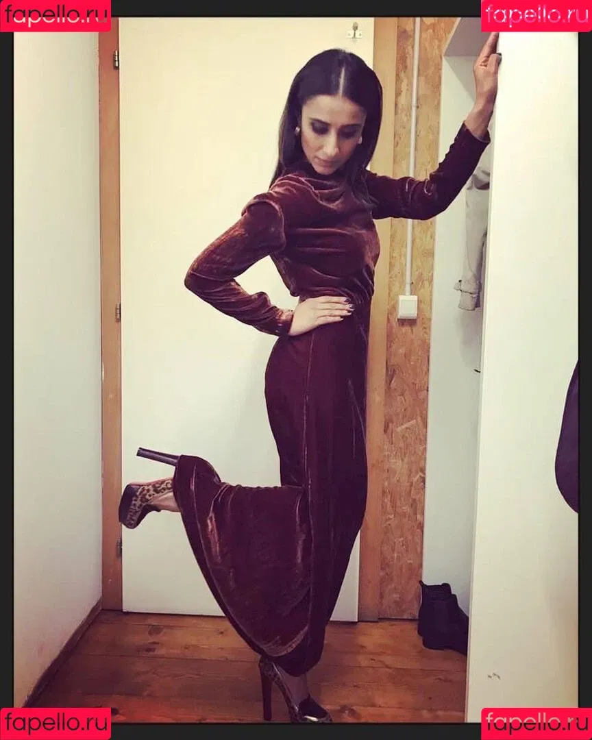Anita Rani Onlyfans Photo Gallery 