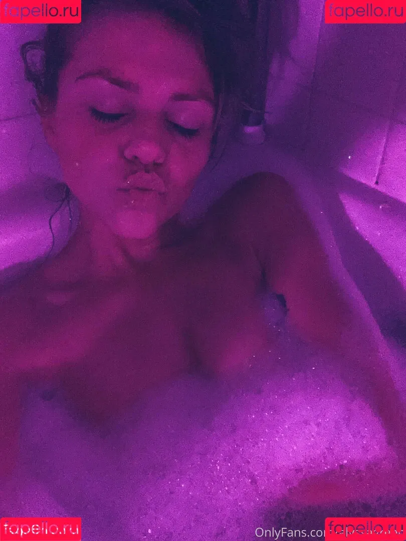 alyssagreen Onlyfans Photo Gallery 
