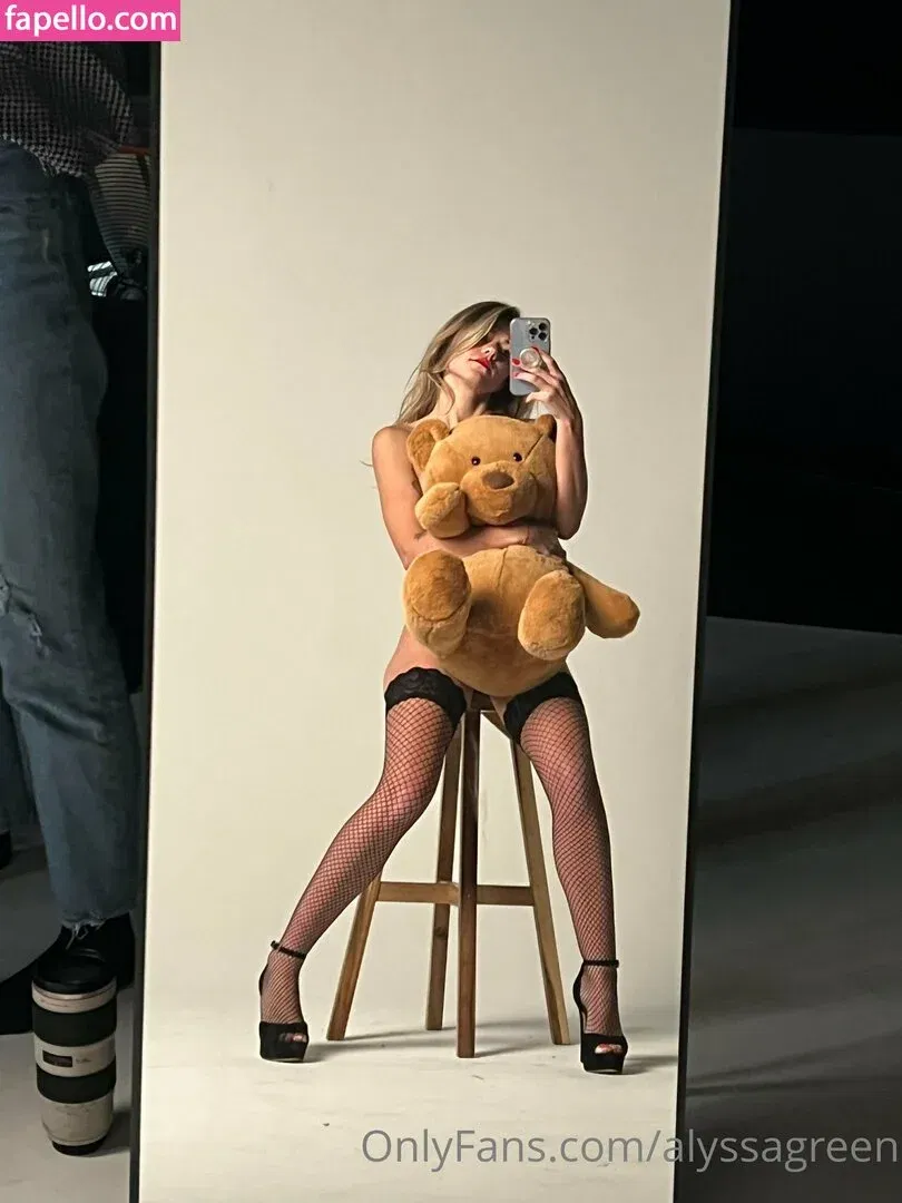 alyssagreen Onlyfans Photo Gallery 
