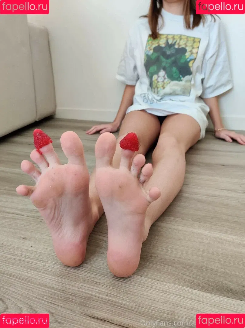 alicefrenchfeet Onlyfans Photo Gallery 