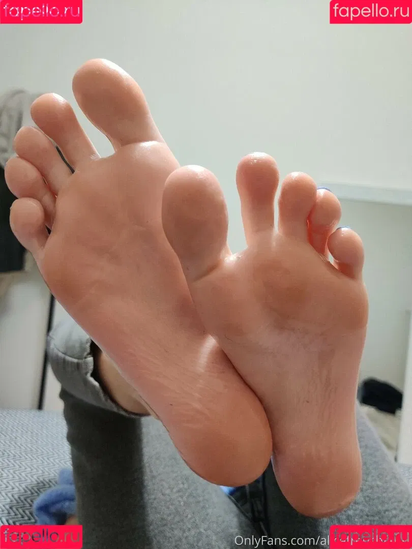 alicefrenchfeet Onlyfans Photo Gallery 
