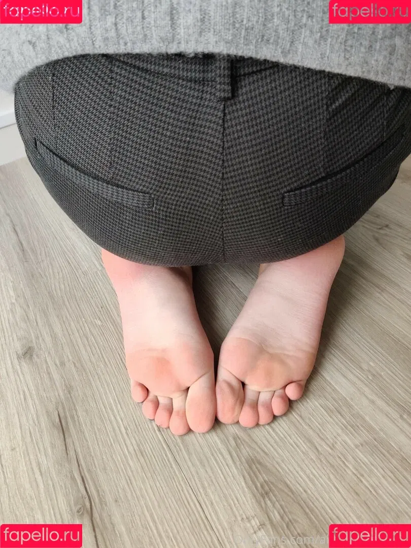 alicefrenchfeet Onlyfans Photo Gallery 