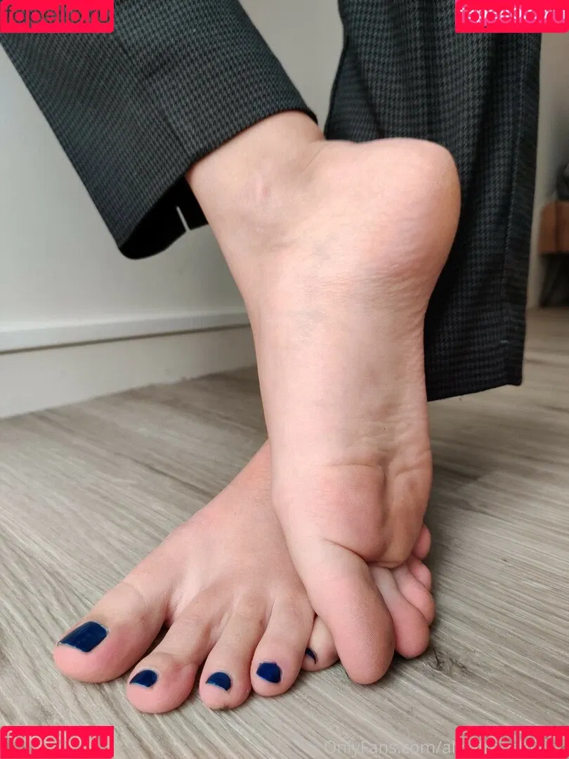 alicefrenchfeet Onlyfans Photo Gallery 