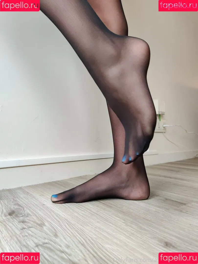 alicefrenchfeet Onlyfans Photo Gallery 