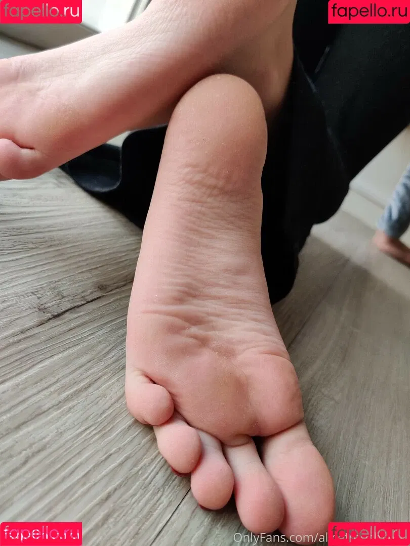 alicefrenchfeet Onlyfans Photo Gallery 