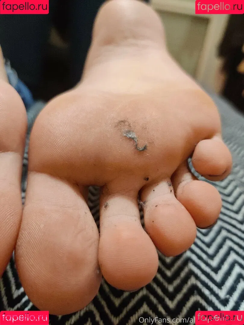 alicefrenchfeet Onlyfans Photo Gallery 