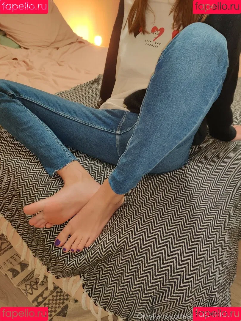 alicefrenchfeet Onlyfans Photo Gallery 