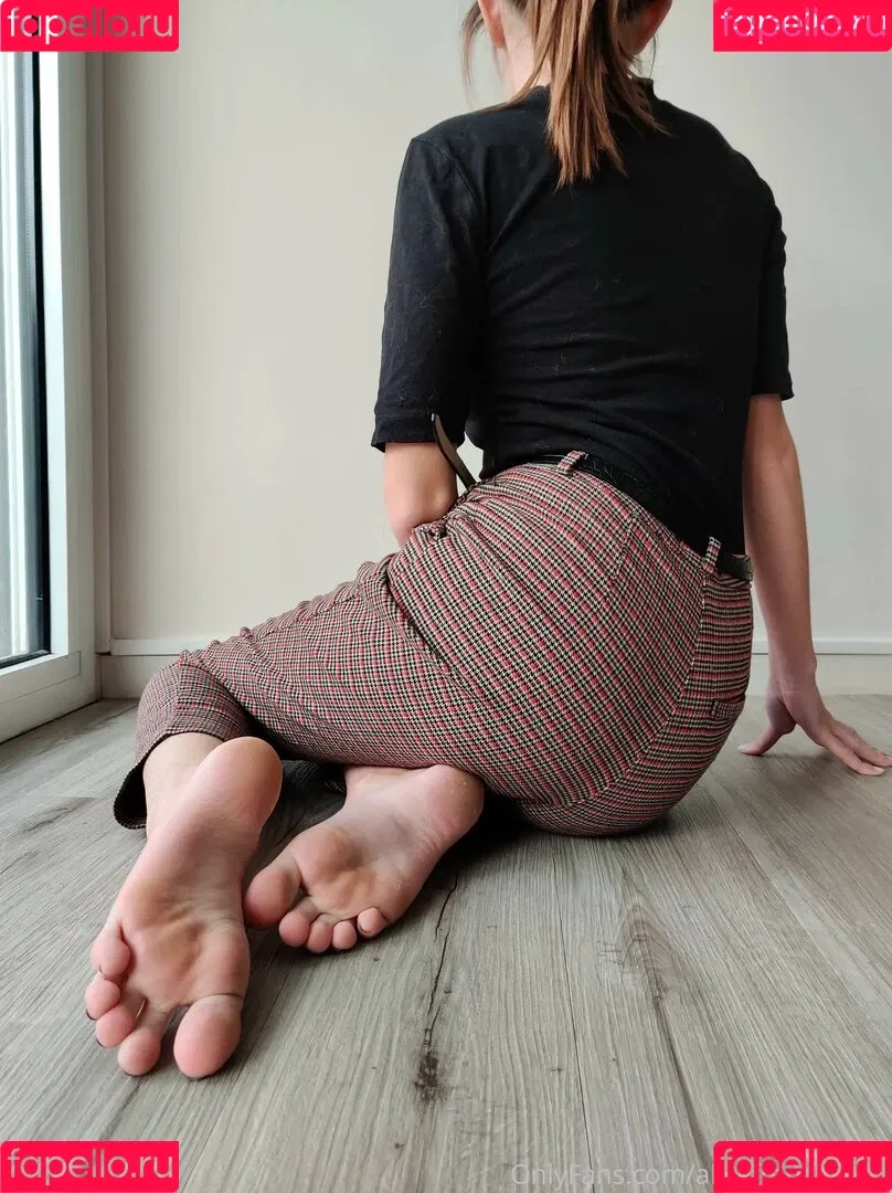 alicefrenchfeet Onlyfans Photo Gallery 