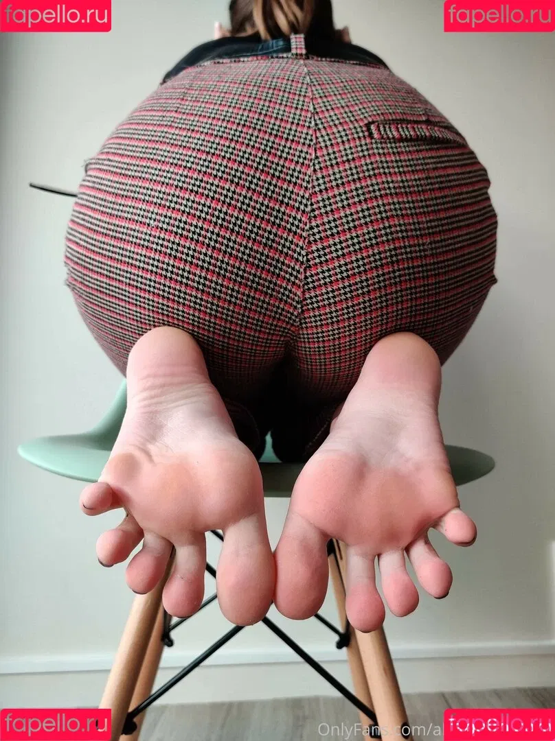 alicefrenchfeet Onlyfans Photo Gallery 
