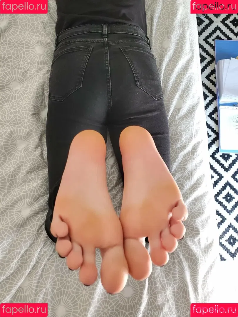 alicefrenchfeet Onlyfans Photo Gallery 