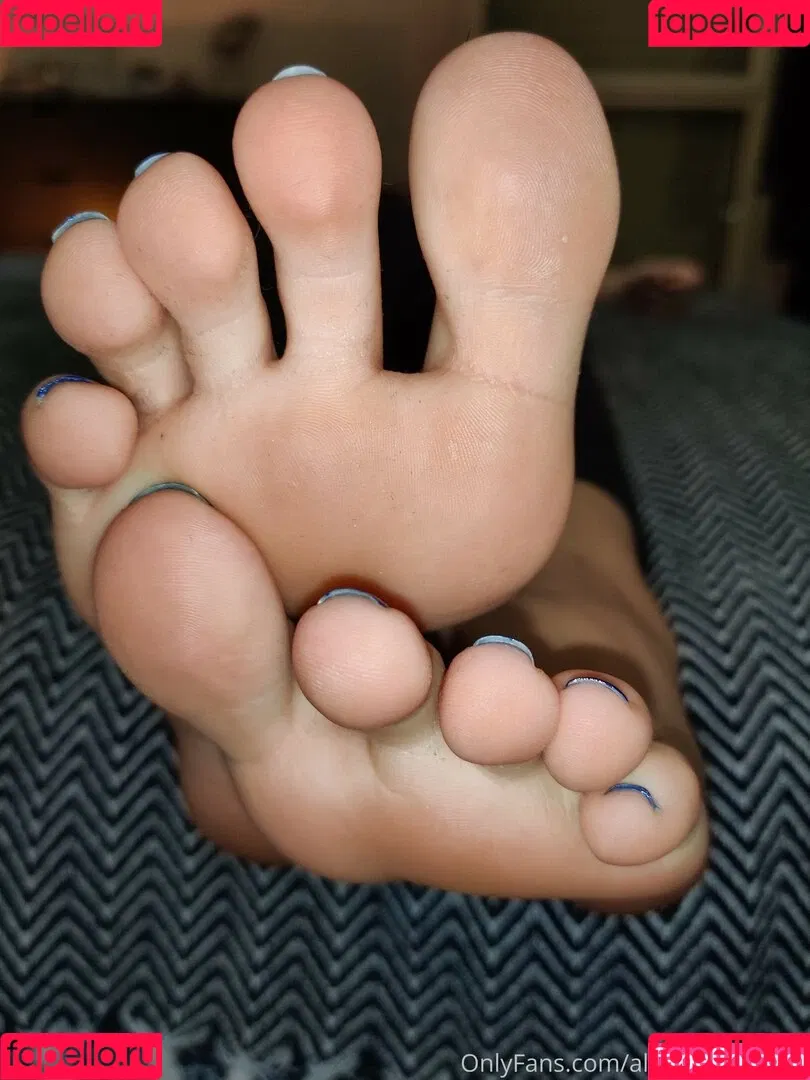alicefrenchfeet Onlyfans Photo Gallery 