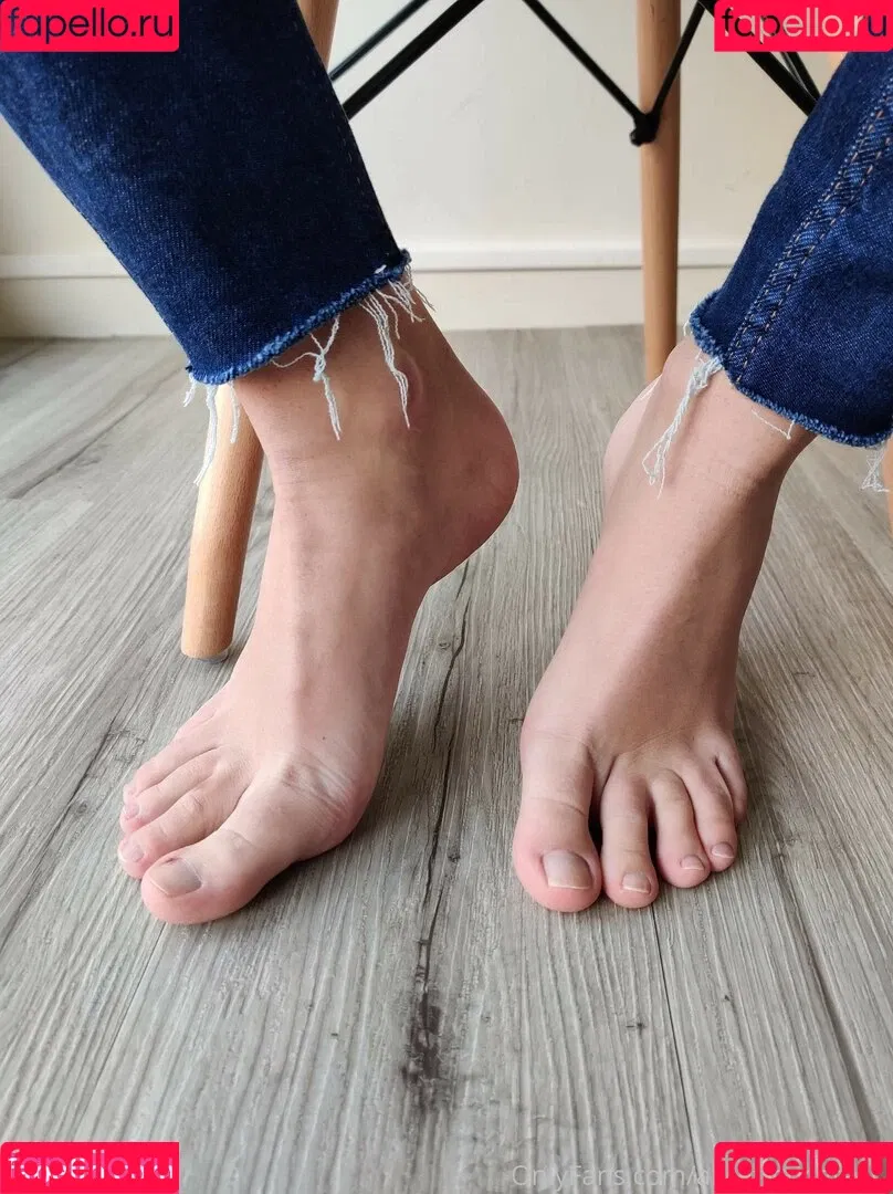 alicefrenchfeet Onlyfans Photo Gallery 