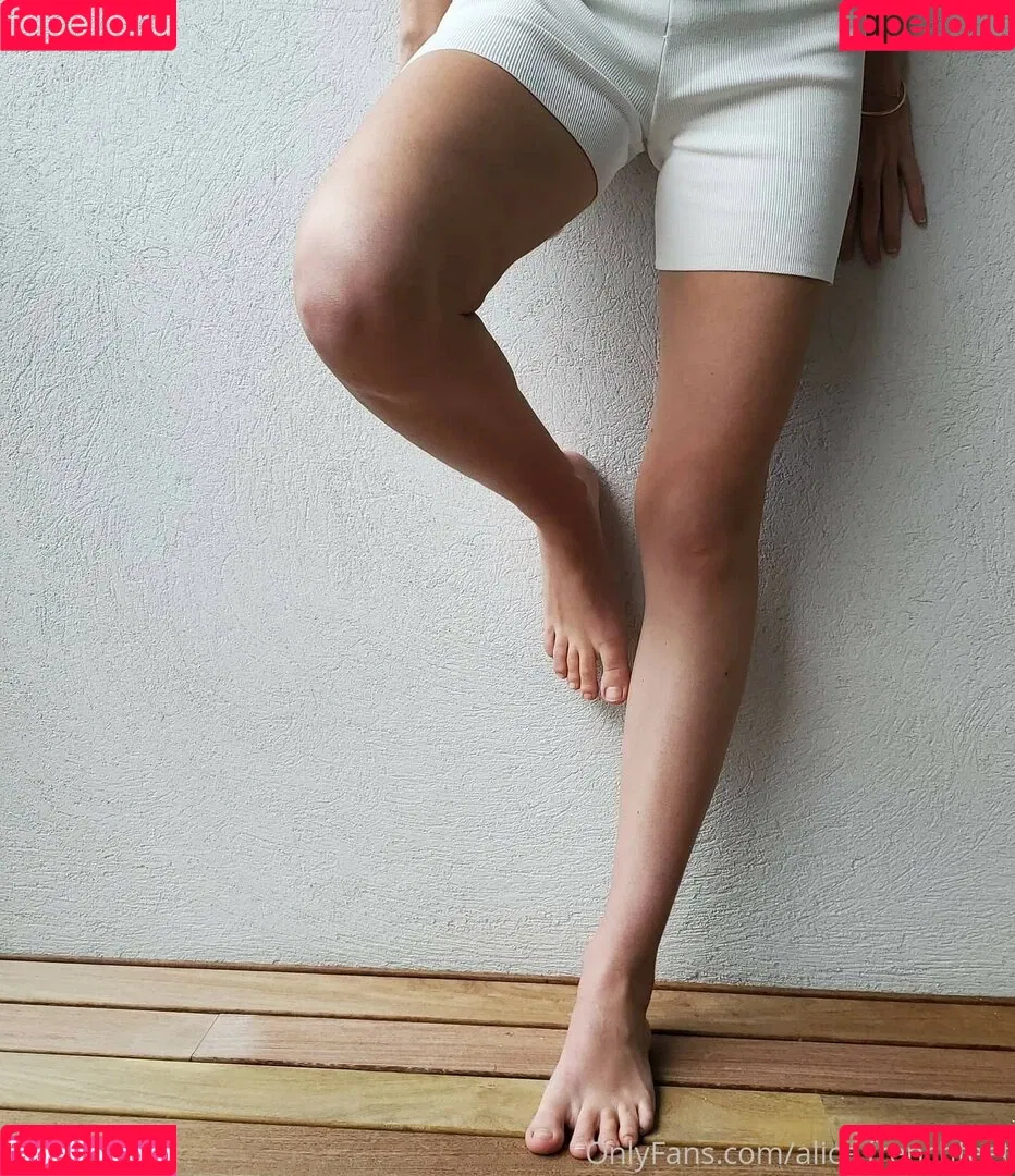 alicefrenchfeet Onlyfans Photo Gallery 
