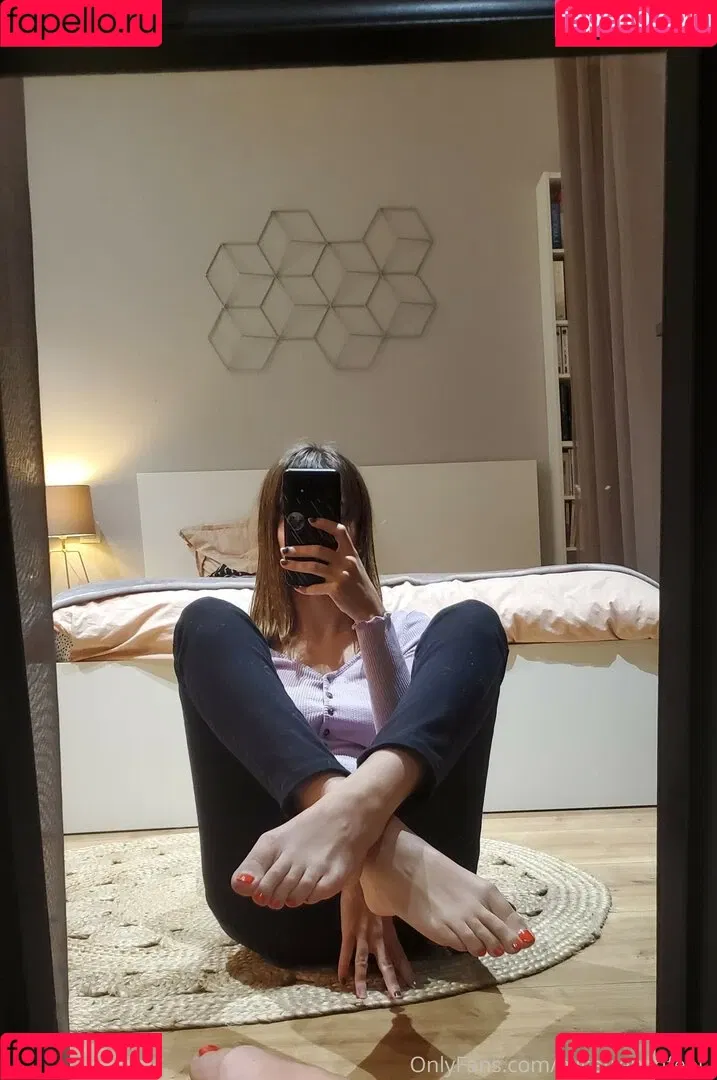 alicefrenchfeet Onlyfans Photo Gallery 