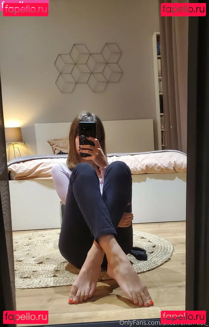 alicefrenchfeet Onlyfans Photo Gallery 