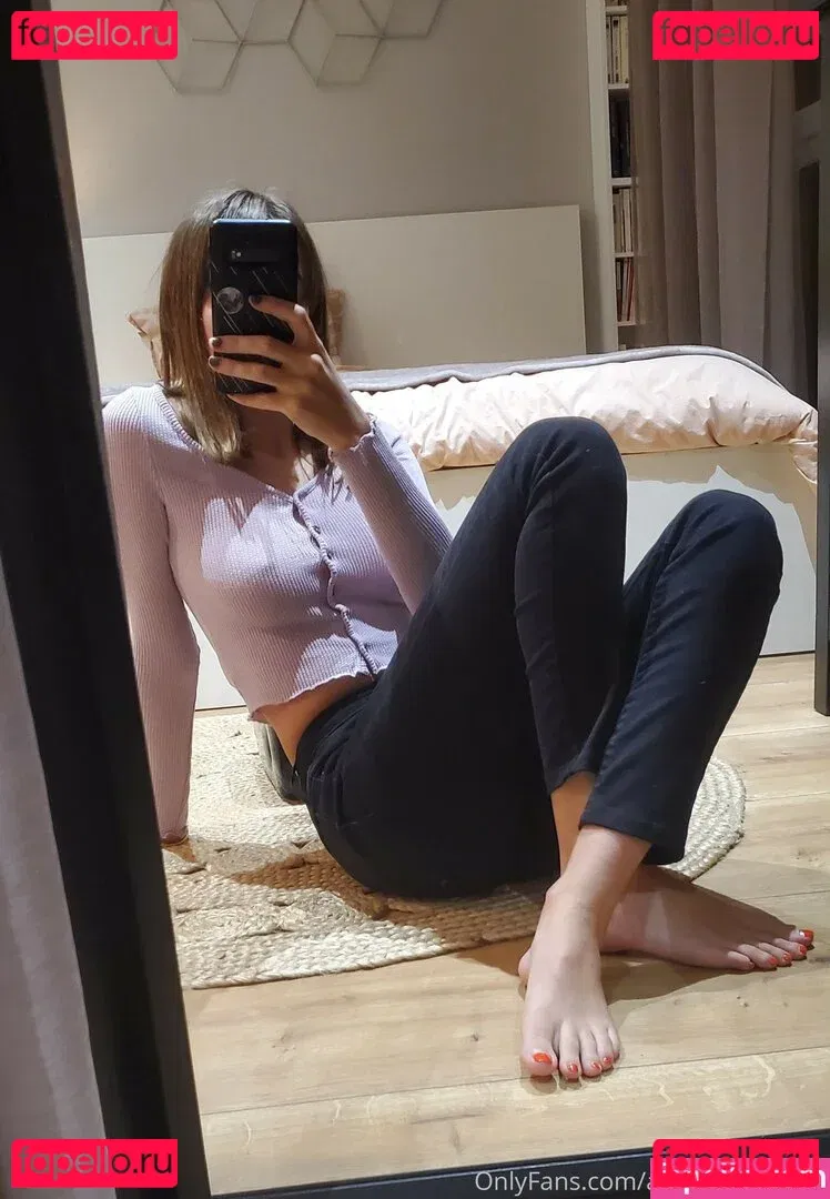 alicefrenchfeet Onlyfans Photo Gallery 