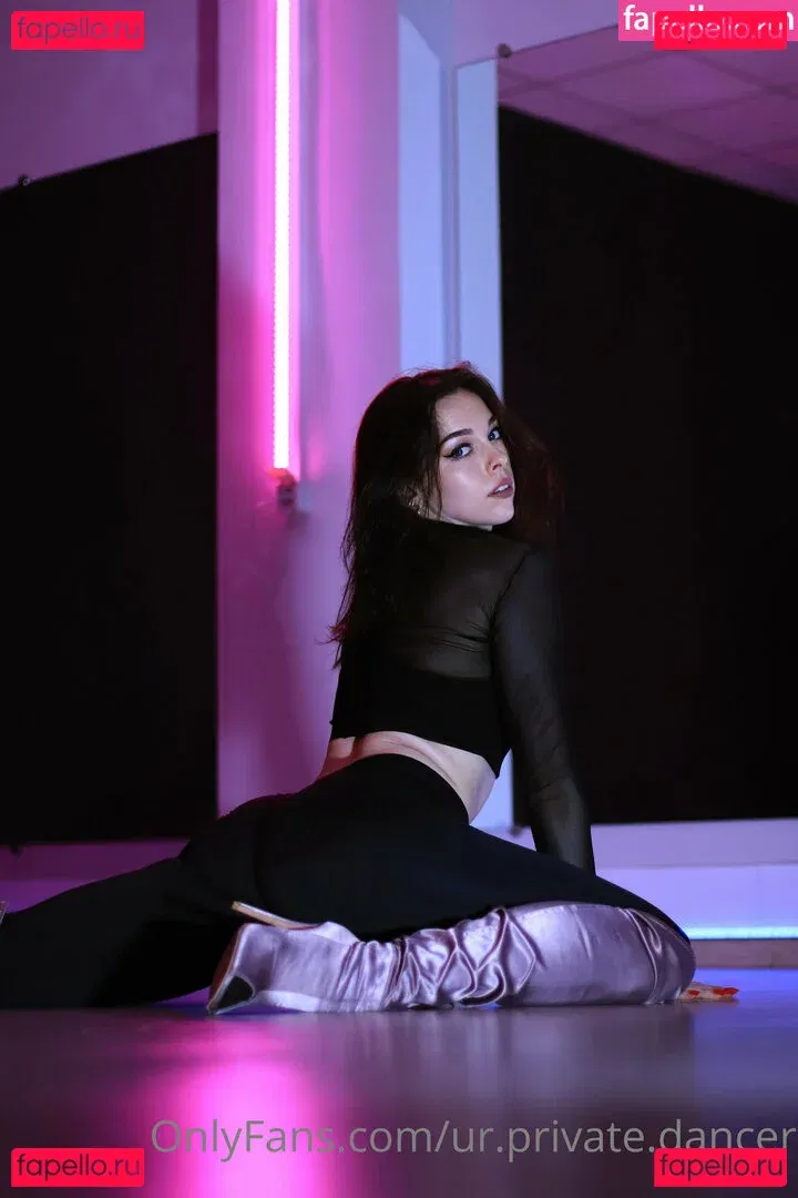 urr.private.dance Onlyfans Photo Gallery 