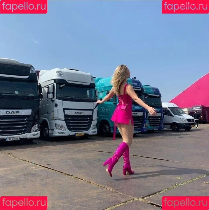 Zara Larsson Onlyfans Photo Gallery 