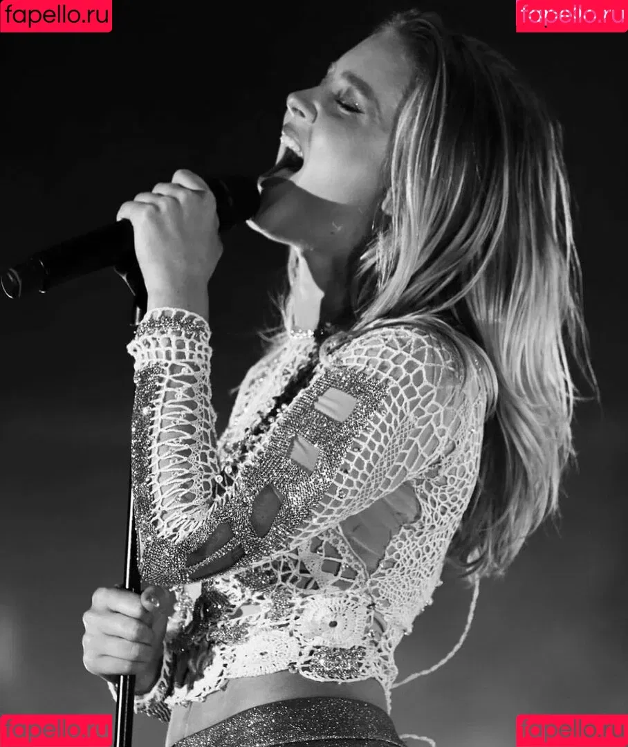 Zara Larsson Onlyfans Photo Gallery 