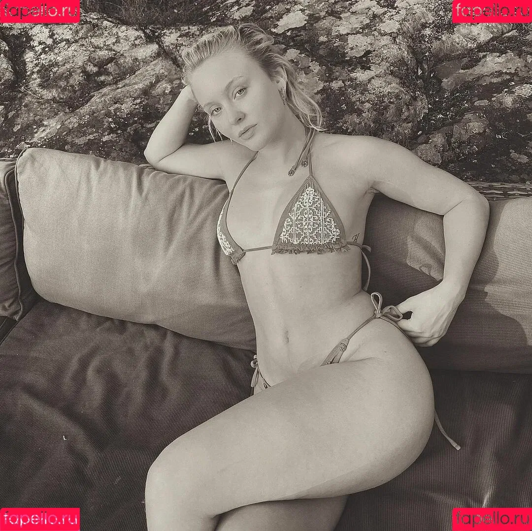 Zara Larsson Onlyfans Photo Gallery 