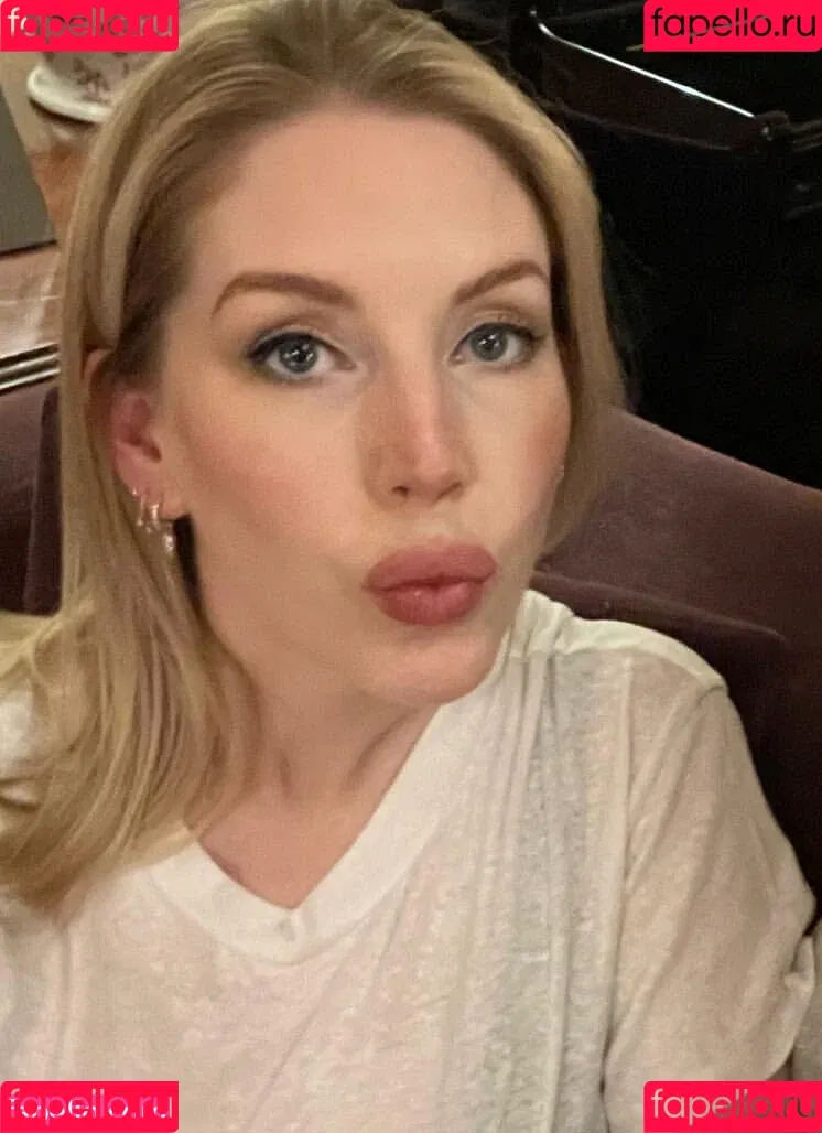 Katherine Ryan Onlyfans Photo Gallery 