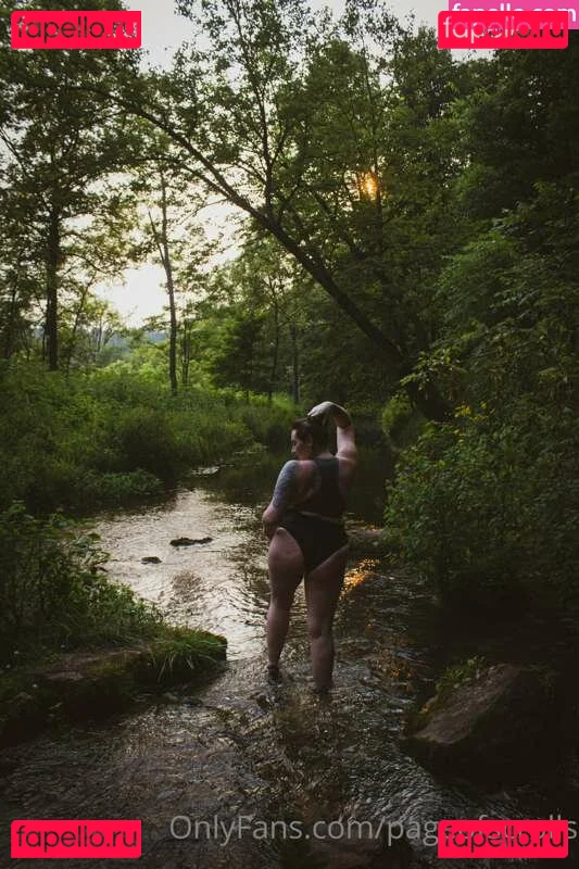 pageofscrolls Onlyfans Photo Gallery 