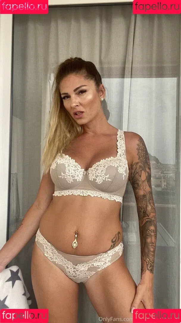 Sarah Step Mommy Onlyfans Photo Gallery 