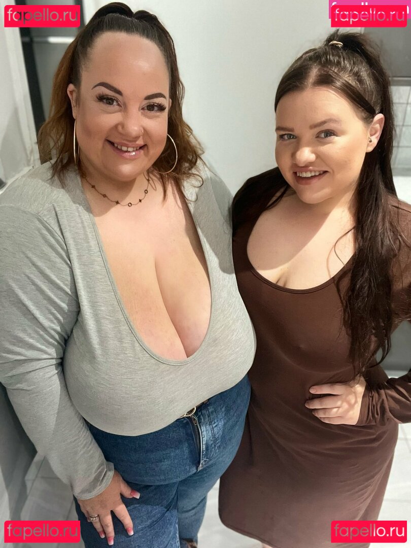 STEP-MOM J Nude Onlyfans Photo 36