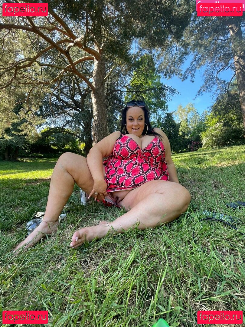 STEP-MOM J Nude Onlyfans Photo 31