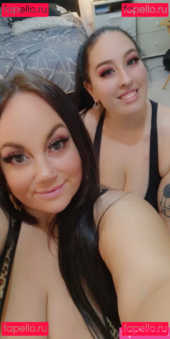STEP-MOM J Nude Onlyfans Photo 18