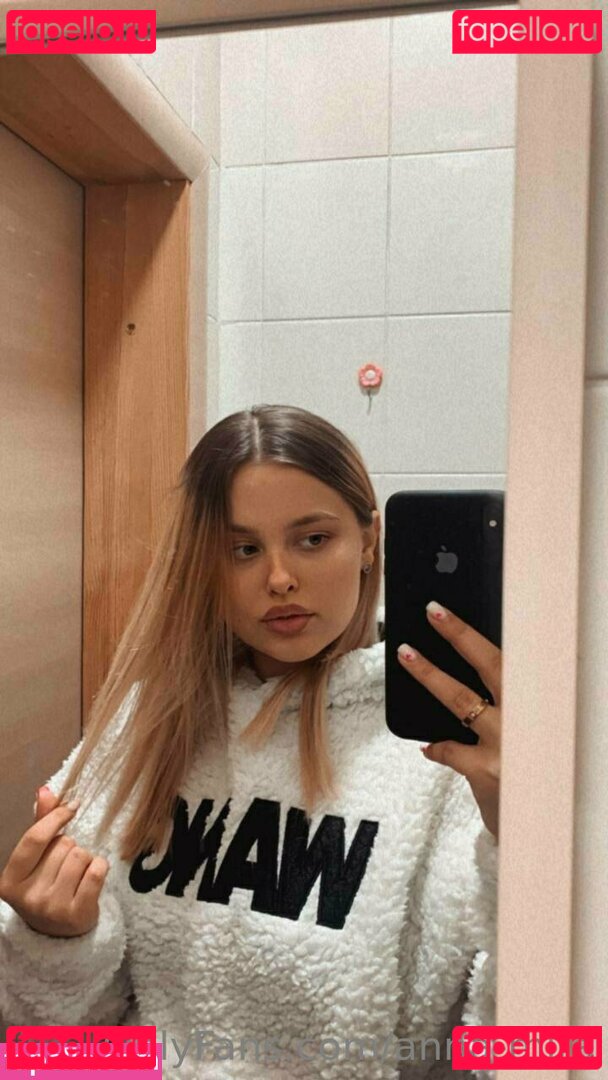 Anna-mira Nude Onlyfans Photo 23