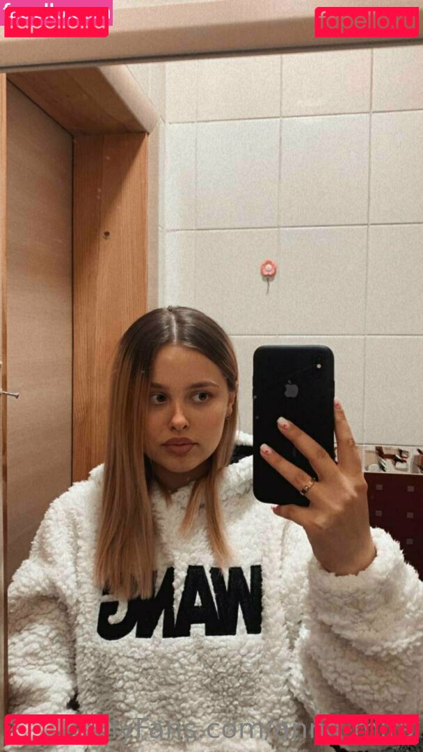 Anna-mira Nude Onlyfans Photo 24