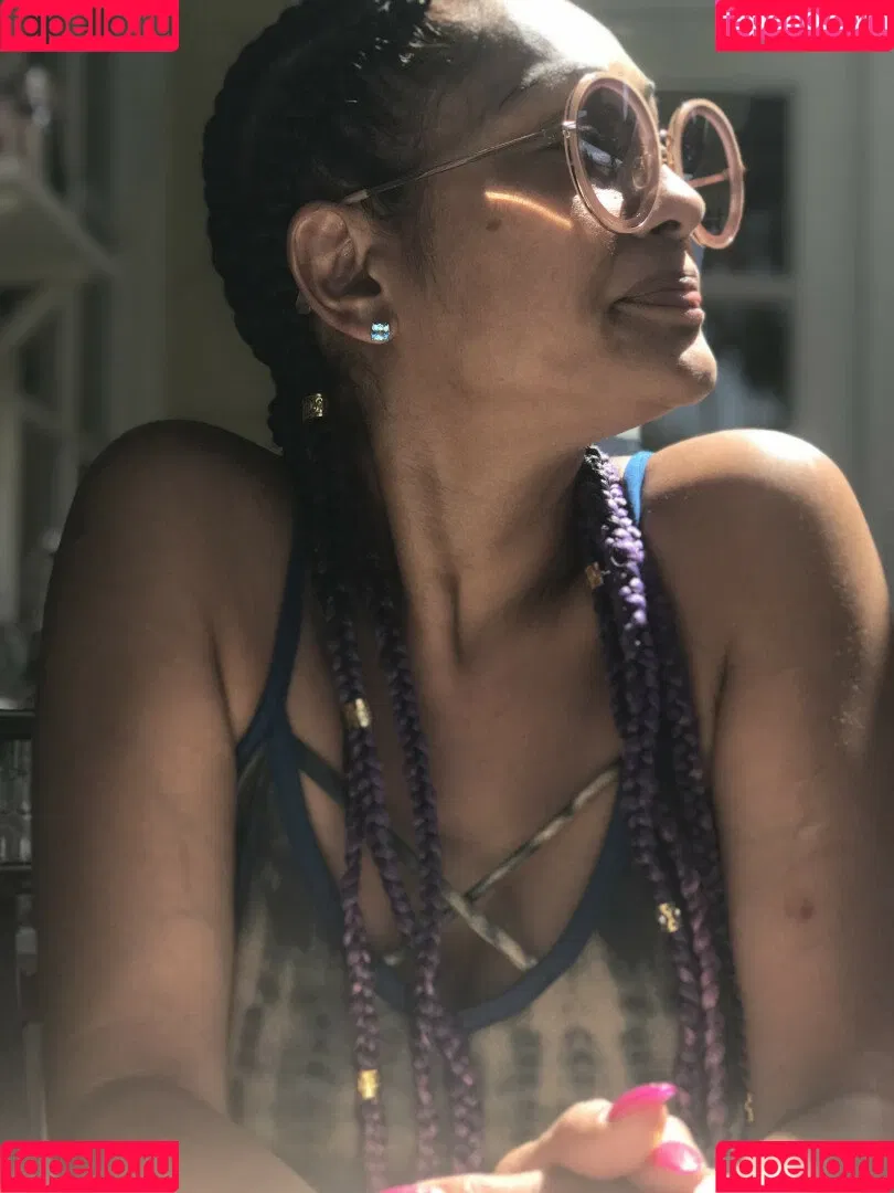 Priya Anjali Rai Onlyfans Photo Gallery 