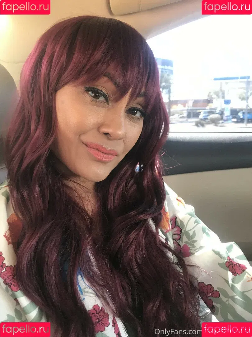 Priya Anjali Rai Onlyfans Photo Gallery 