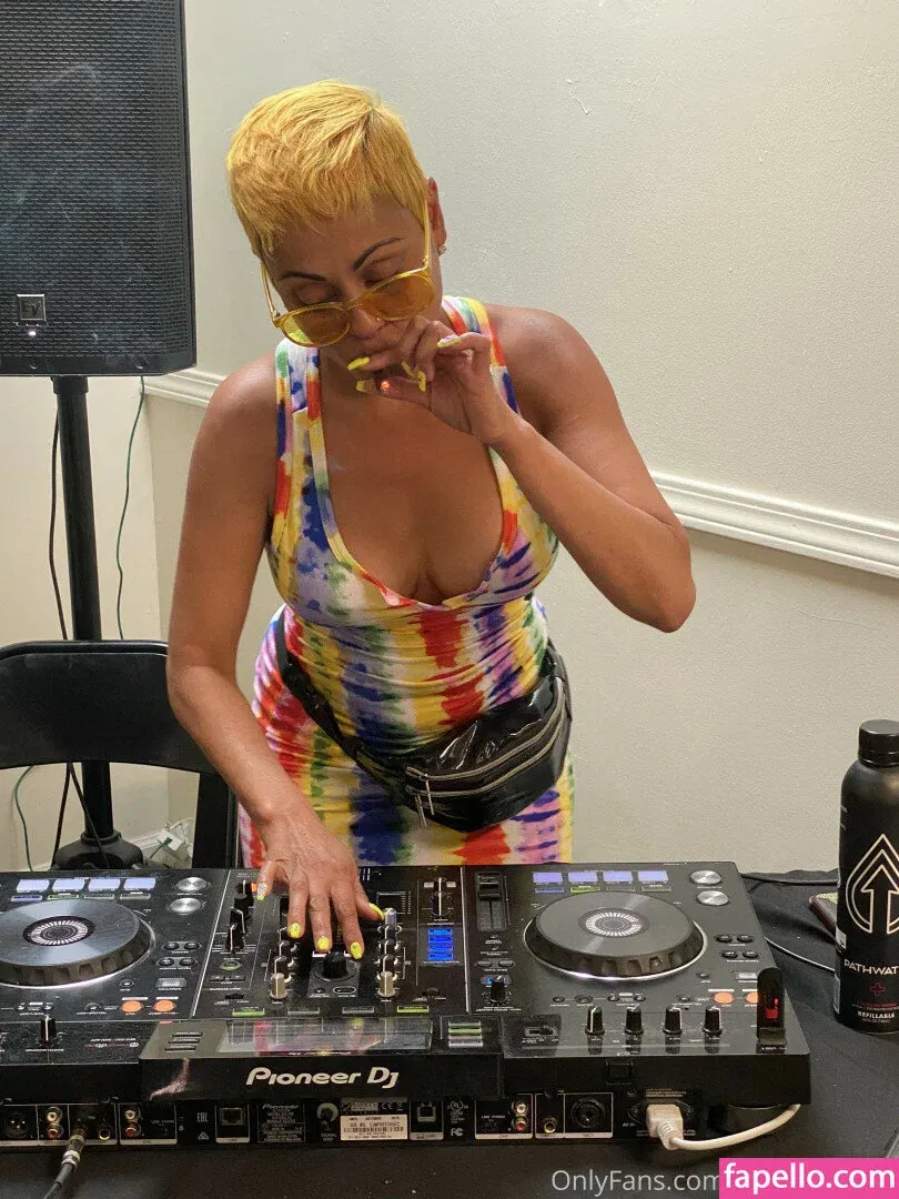 Priya Anjali Rai Onlyfans Photo Gallery 