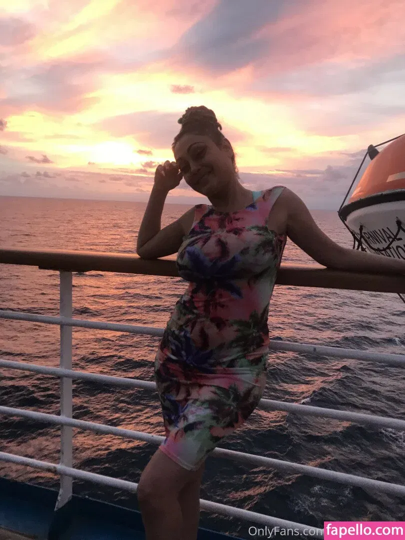 Priya Anjali Rai Onlyfans Photo Gallery 