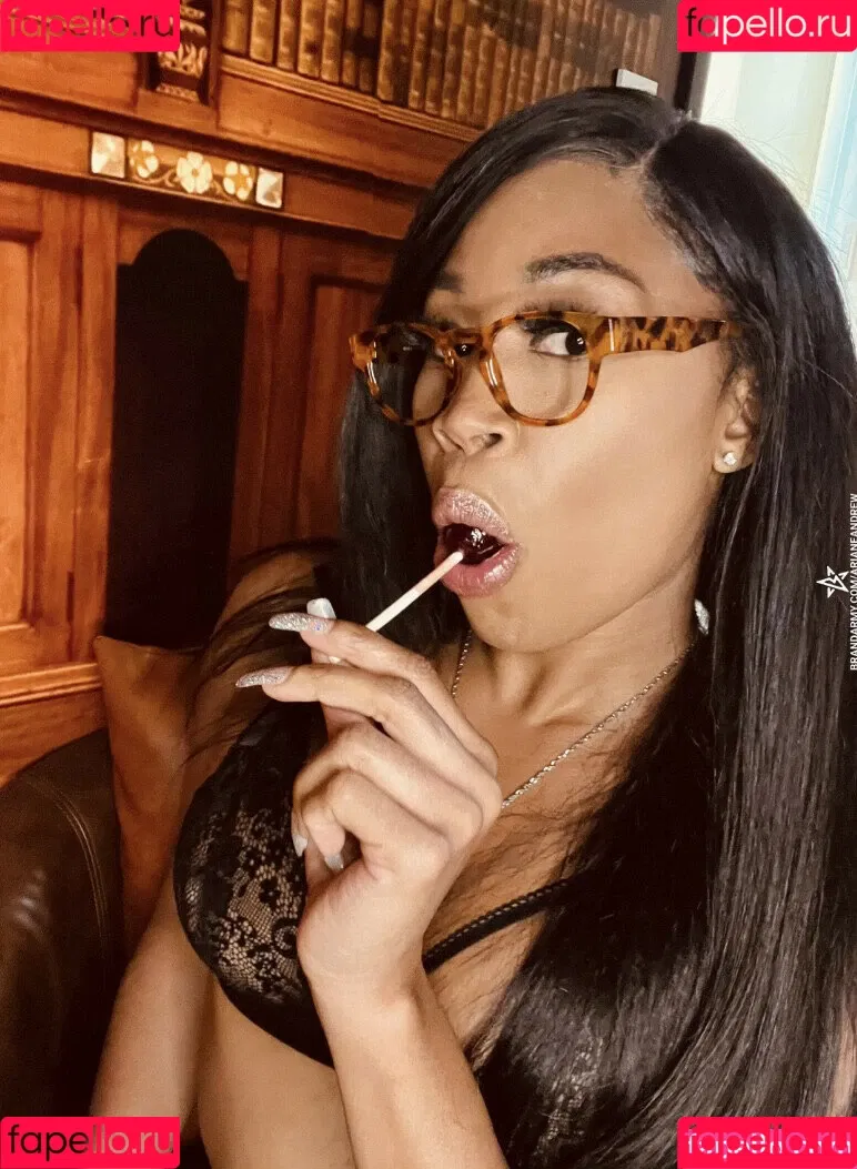 Ariane Andrew Onlyfans Photo Gallery 