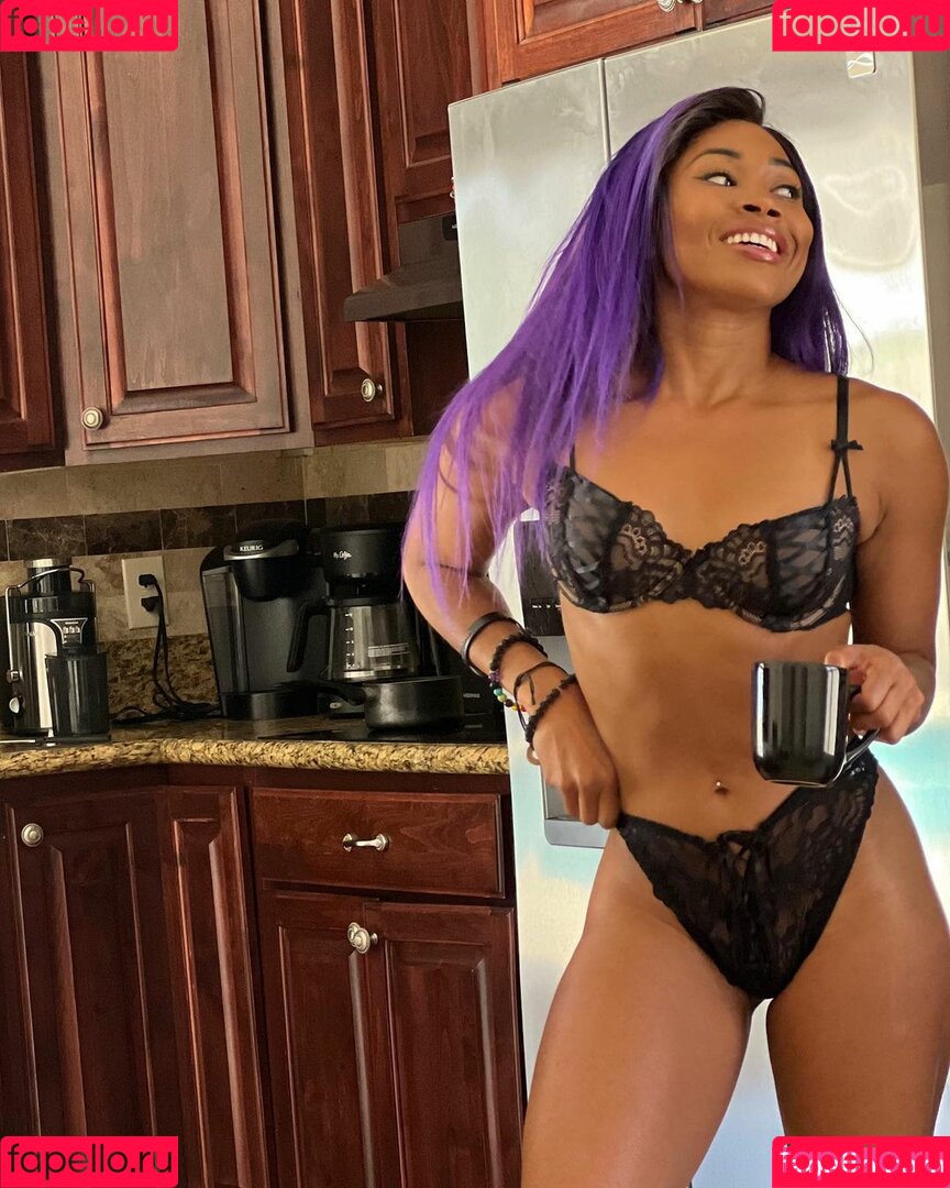 Ariane Andrew Onlyfans Photo Gallery 