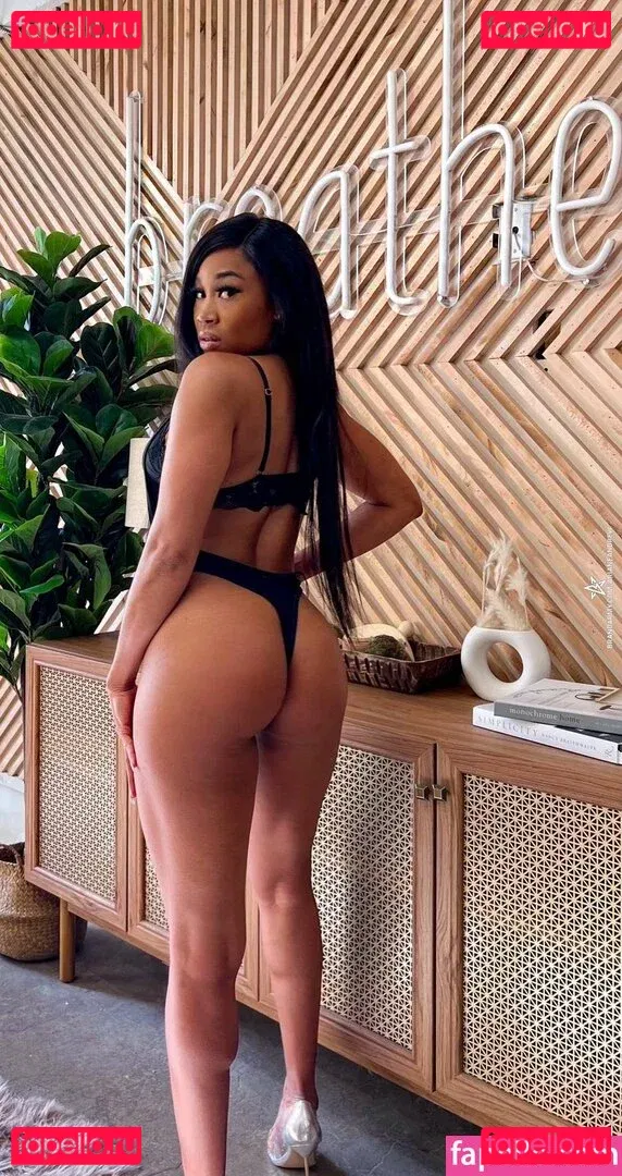 Ariane Andrew Onlyfans Photo Gallery 