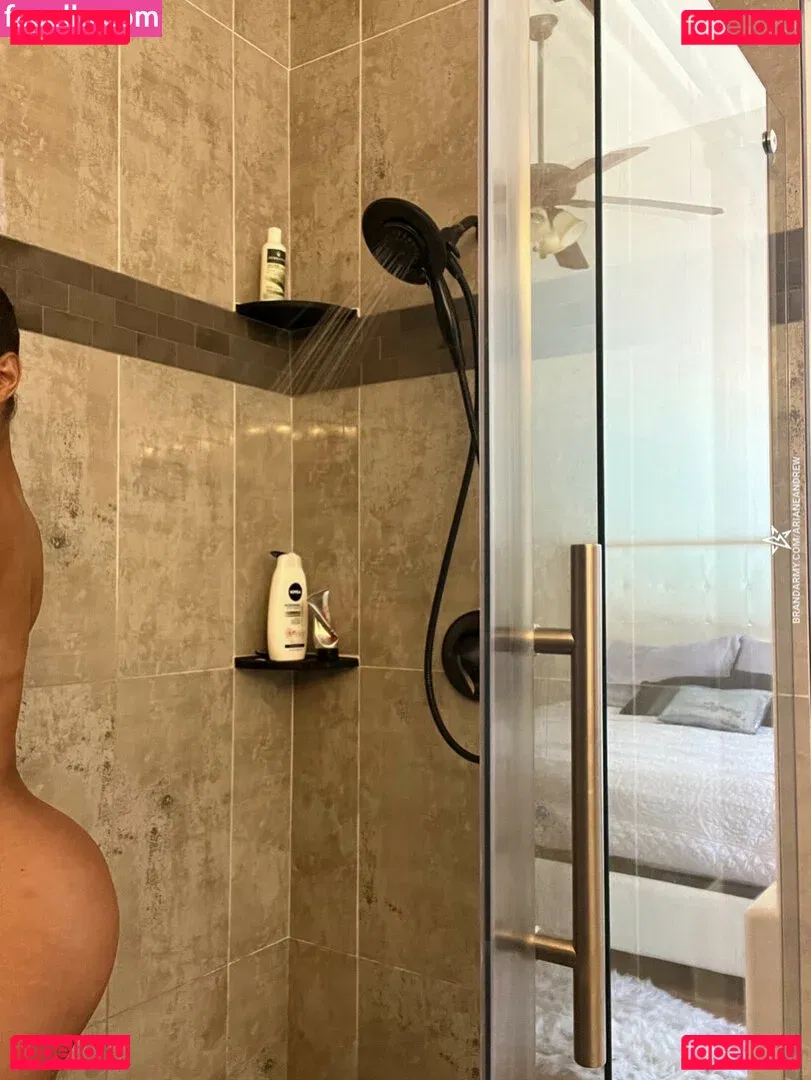 Ariane Andrew Onlyfans Photo Gallery 