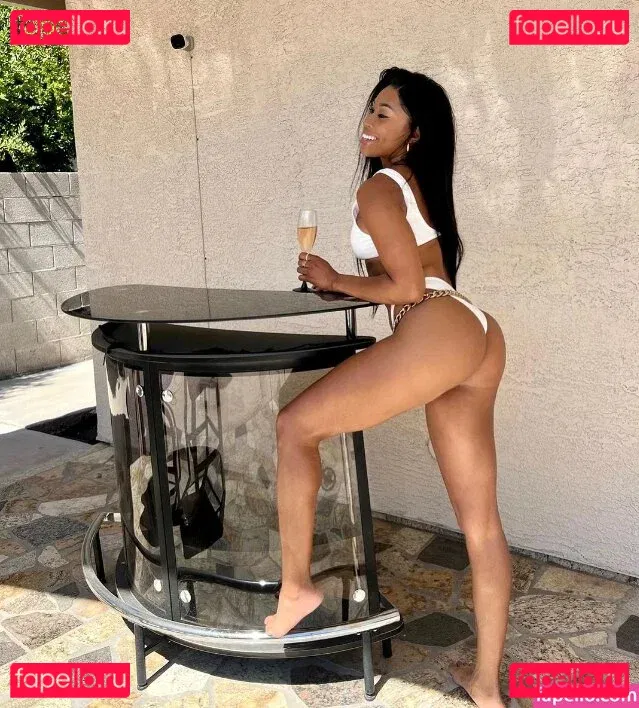 Ariane Andrew Onlyfans Photo Gallery 