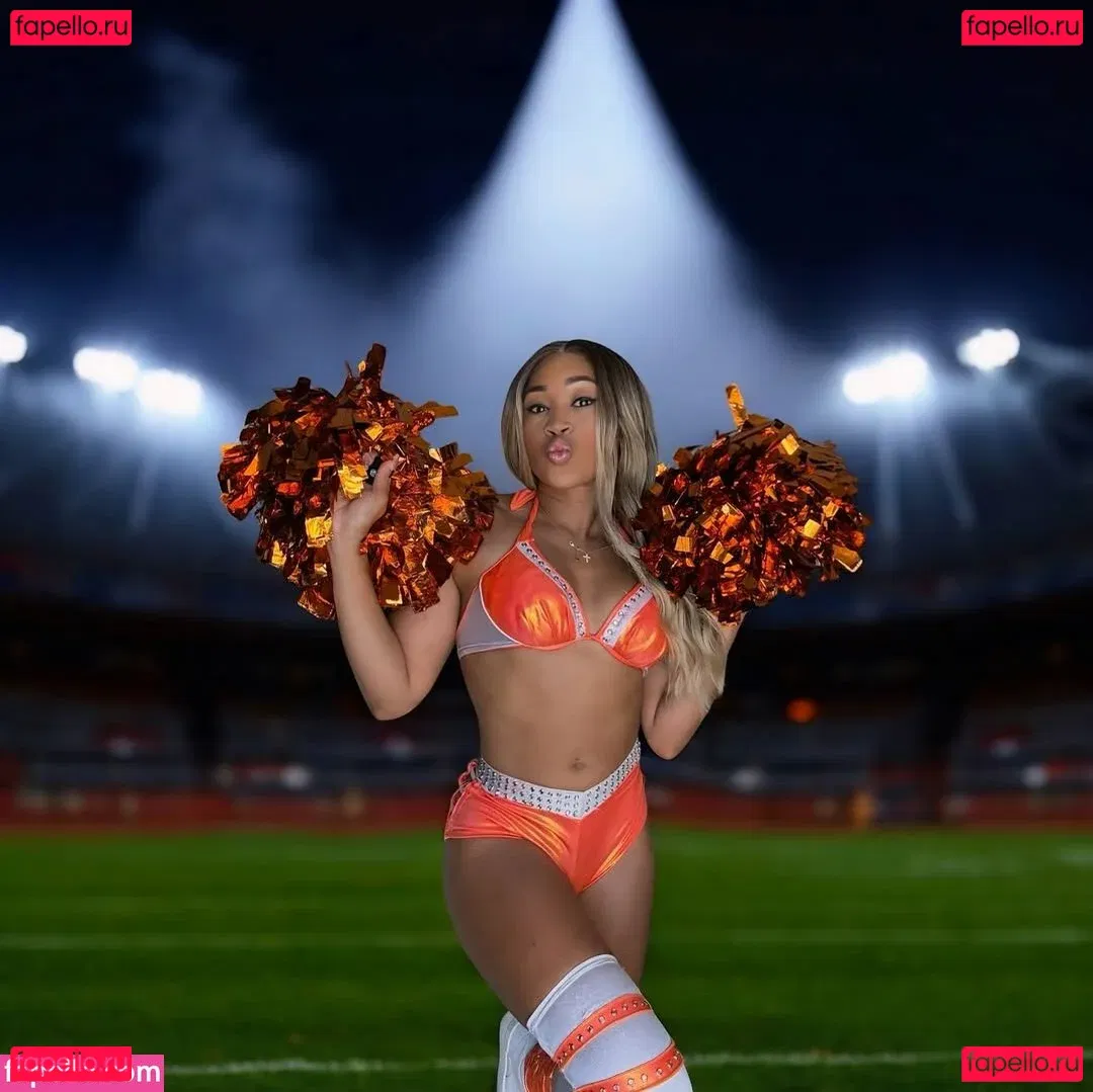 Ariane Andrew Onlyfans Photo Gallery 