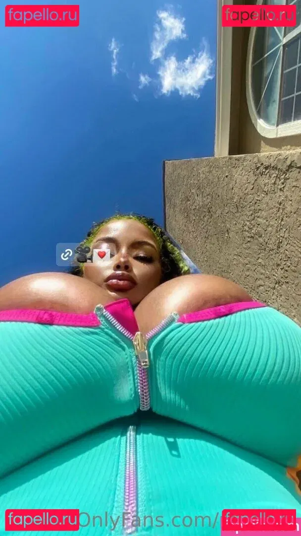 Raychiel Onlyfans Photo Gallery 