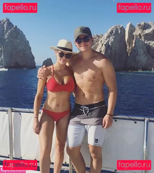 Hunter King Onlyfans Photo Gallery 