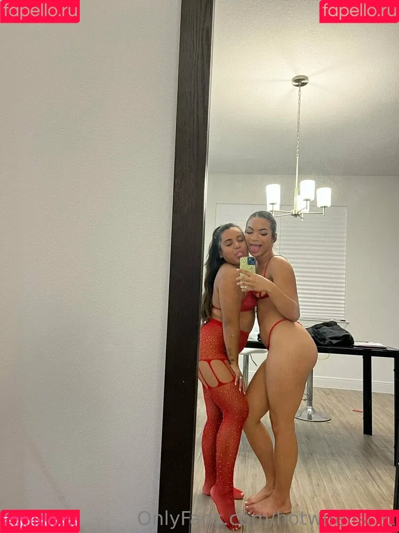 hotwifelisset Onlyfans Photo Gallery 