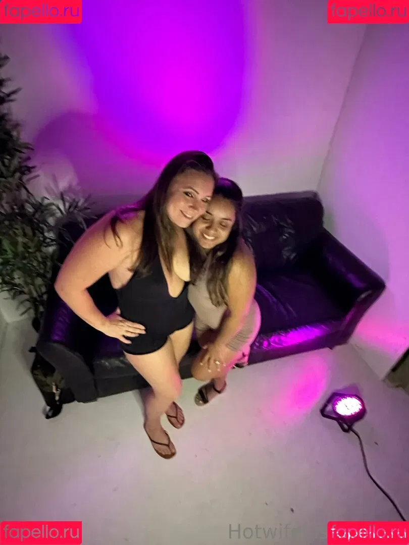 hotwifelisset Onlyfans Photo Gallery 