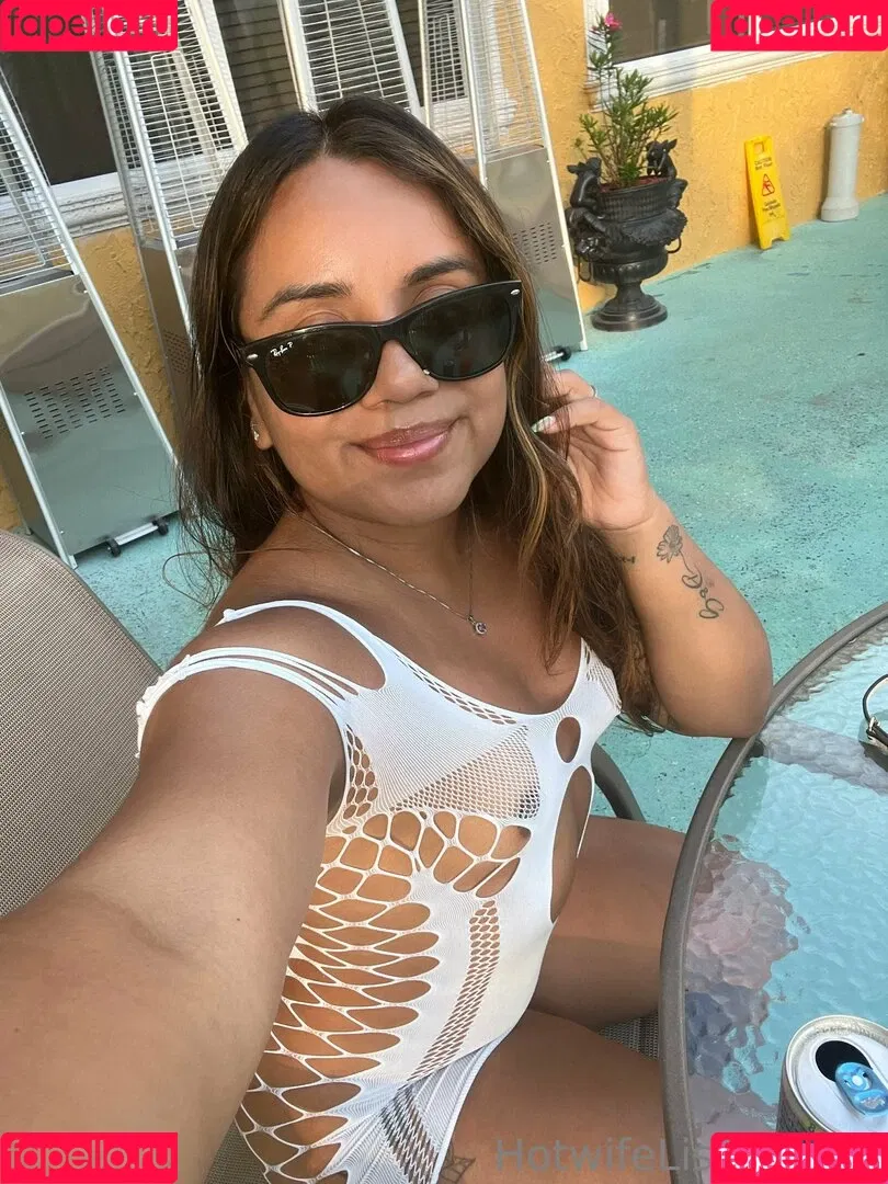 hotwifelisset Onlyfans Photo Gallery 