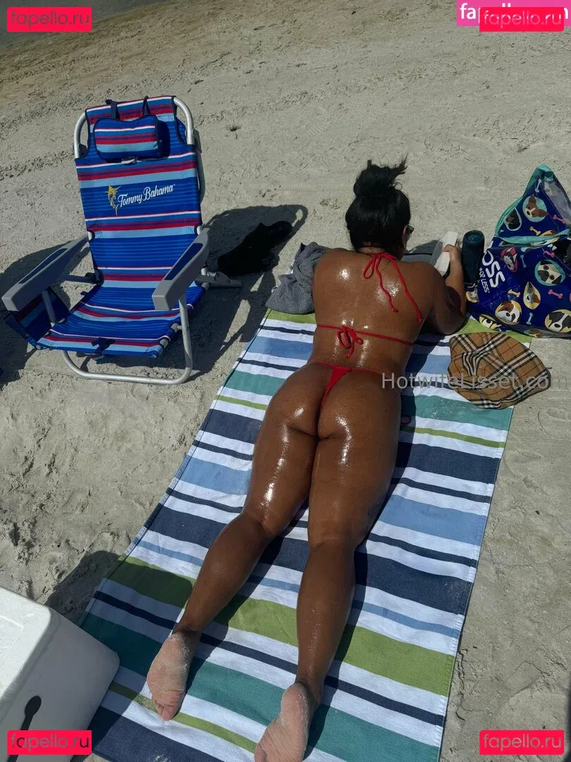 hotwifelisset Onlyfans Photo Gallery 